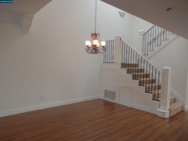 Building Photo - 6198 Lakeview Cir