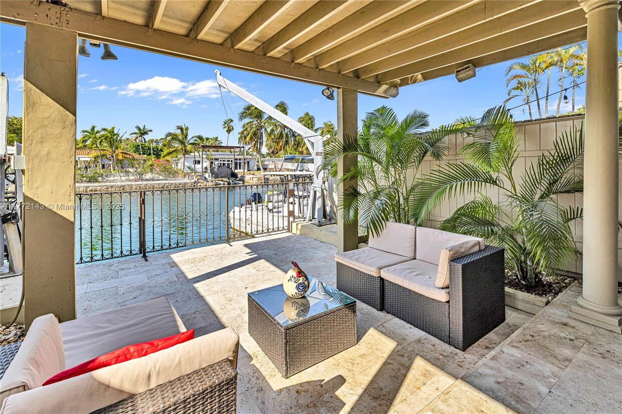 Photo - 2211 Northeast 123rd Street, North Miami, FL 33181 - 2 BR 2.5 BA townhouse