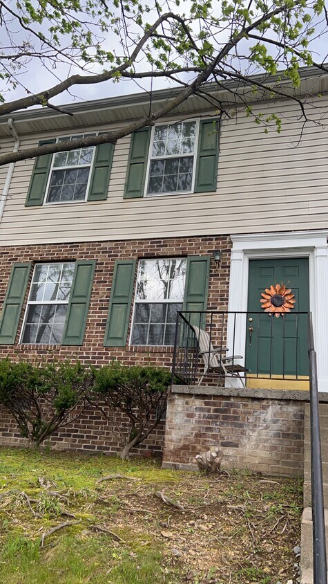 Primary Photo - 132 Parkside Dr