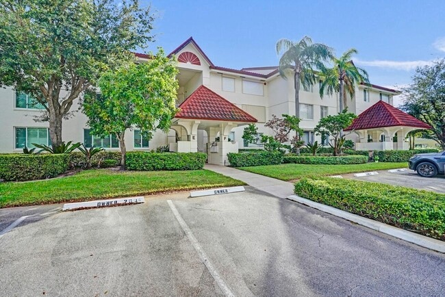 Foto del edificio - 107 Half Moon Cir