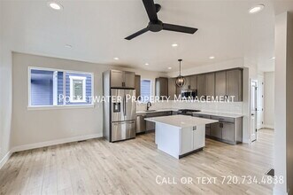 Building Photo - 1353 Baker St