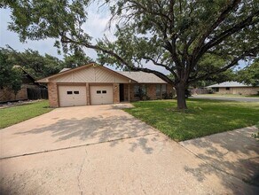 Building Photo - 5614 Wagon Train Rd