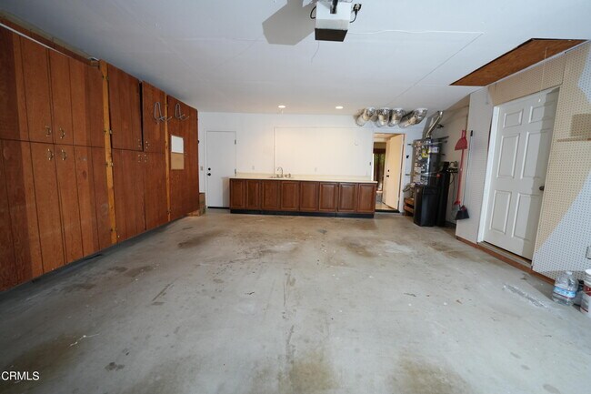 Building Photo - 1675 Arroyo Seco Dr
