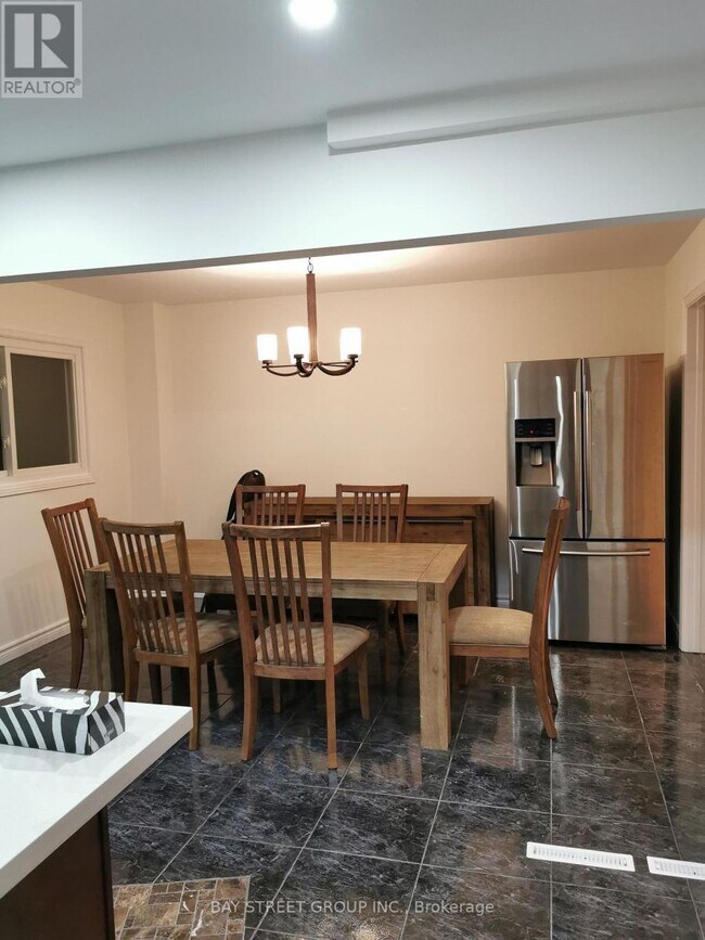 Building Photo - 138 Rosedale Heights Dr