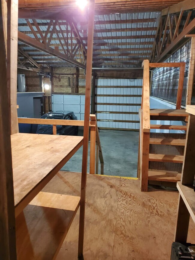 Building Photo - 934 W Axton Rd