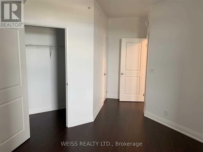 Photo du bâtiment - 12 Woodstream Blvd