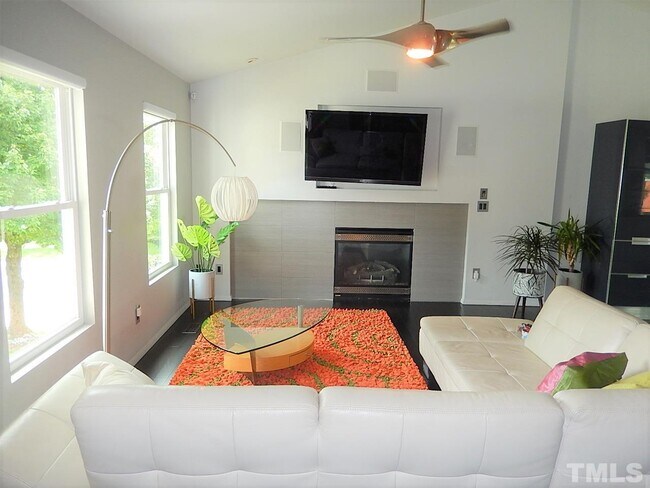Building Photo - 8401 Metronome Ln