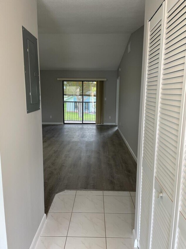 Foto principal - 9413 Boca Cove Cir