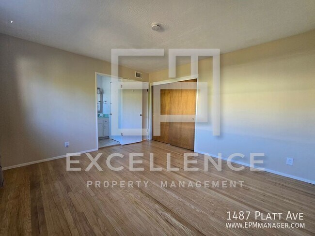 Foto del edificio - 1487 Platt Ave