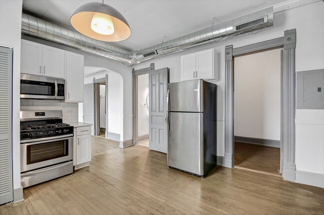 Building Photo - 1659 W 21st St