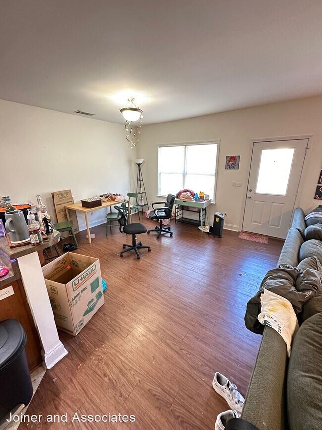 Foto del edificio - 4 br, 3 bath House - 305 Conrad Drive