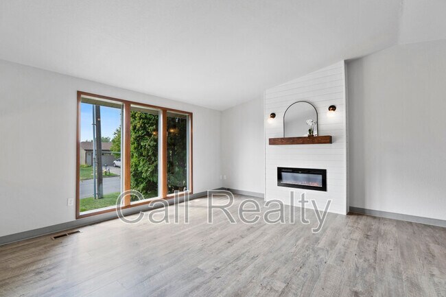 Foto del edificio - 1306 N Van Marter Rd