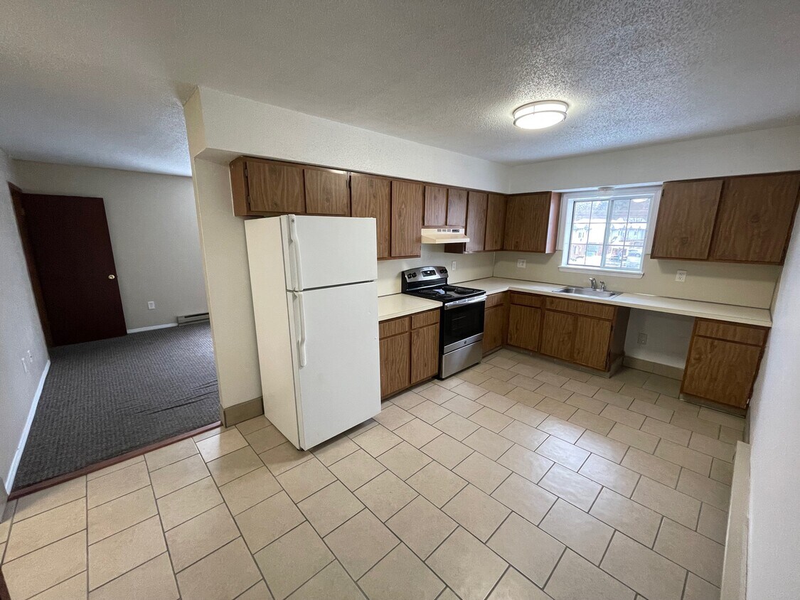 975 Meriden Rd Unit 99, Waterbury, CT 06705 Condo for Rent in