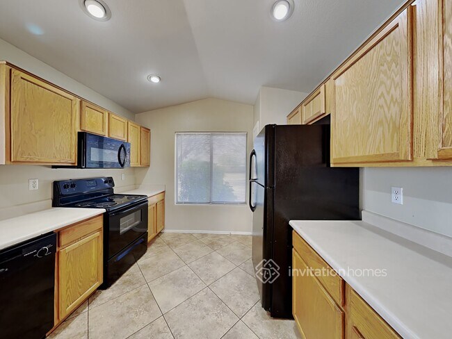 Foto del edificio - 8104 W Watkins St