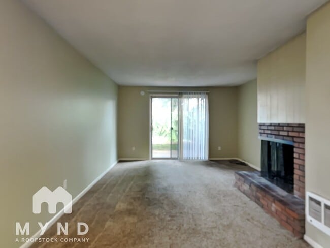 Building Photo - 707 NE 108th Ave