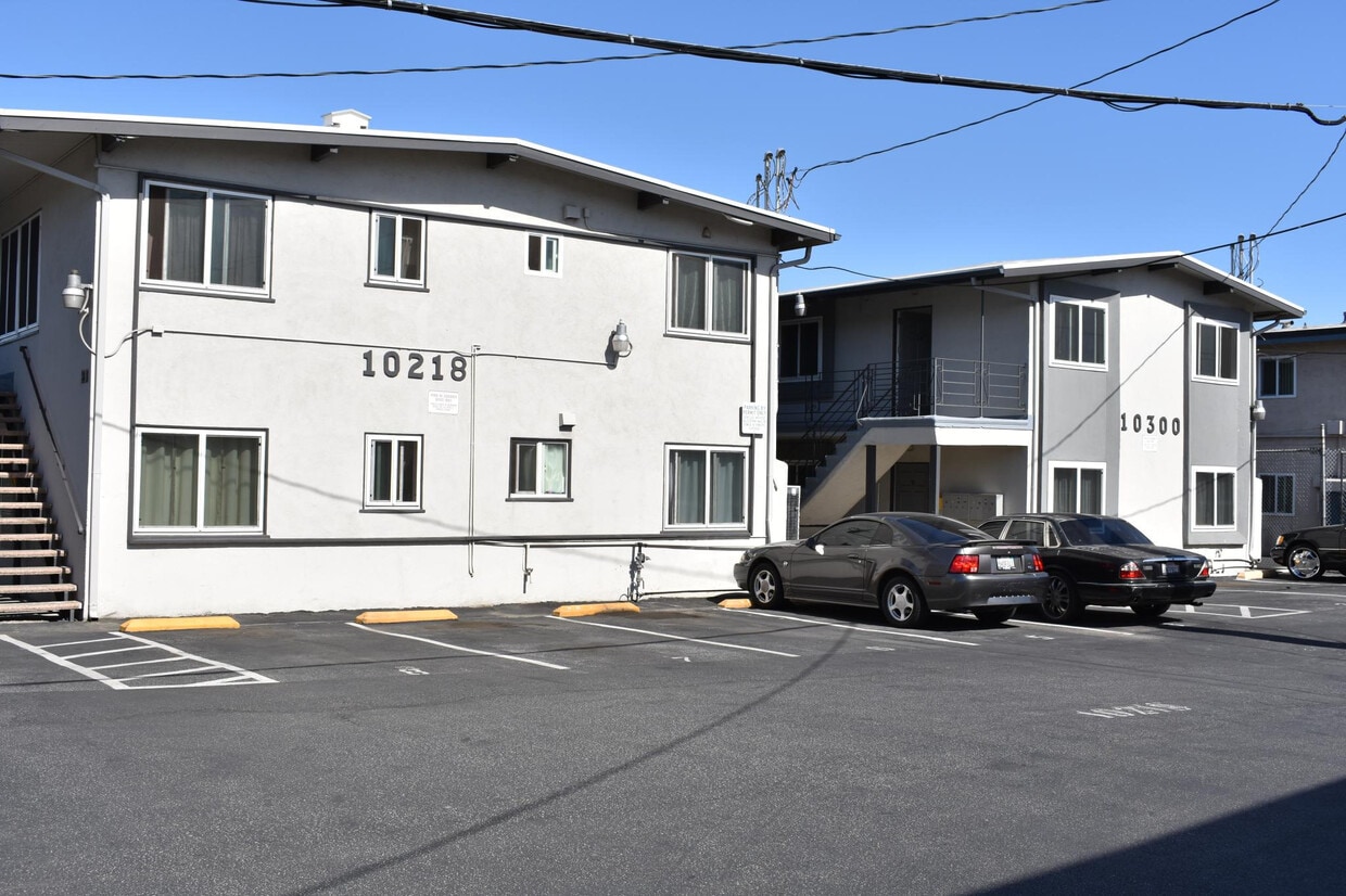 Primary Photo - Felton Apts.