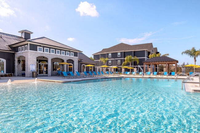 Luxurious Pool - The Retreat at Stuart Crossing