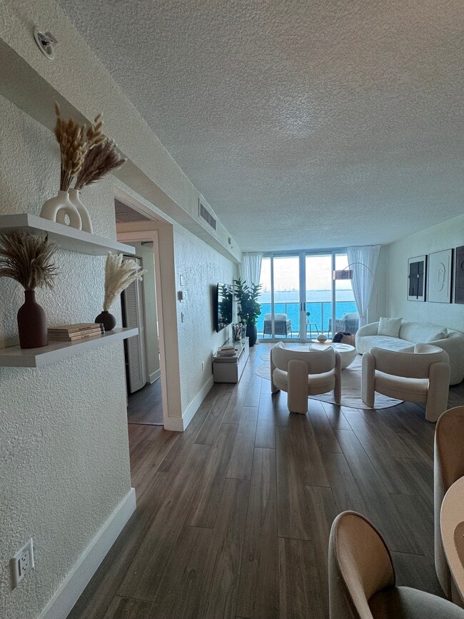 Foto del edificio - 1275 NE 79th St