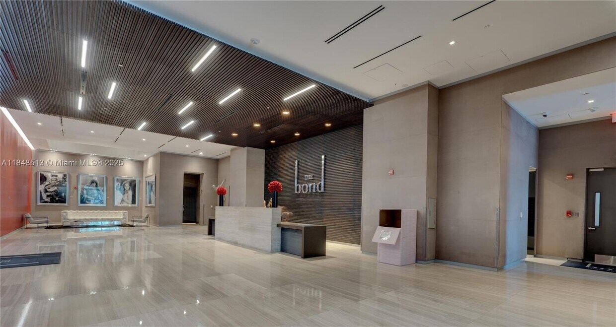 Primary Photo - 1080 Brickell Ave