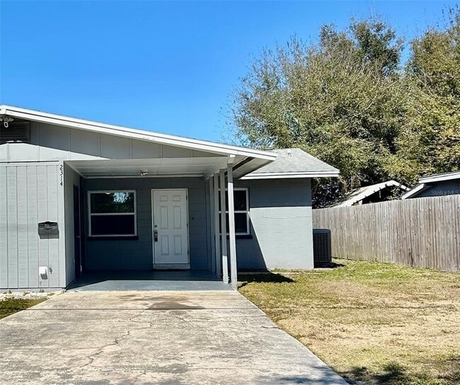 Building Photo - 2314 20th Ave W