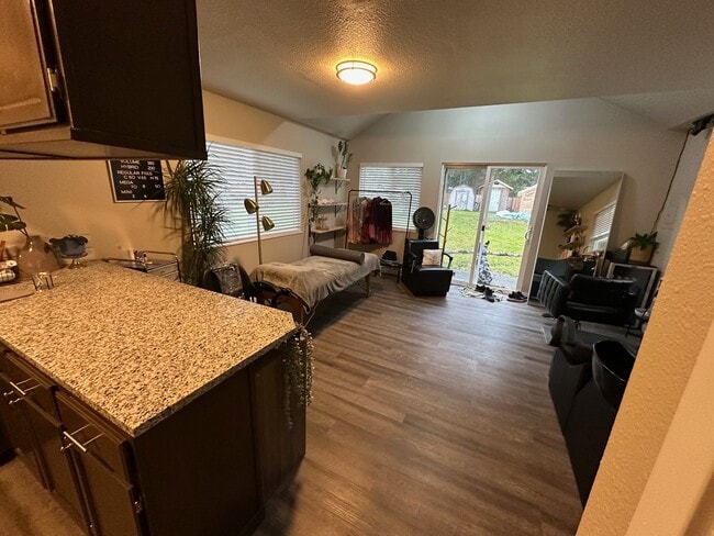 Foto del edificio - 13019 200th St E