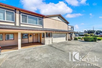 Building Photo - 130 Shasta St