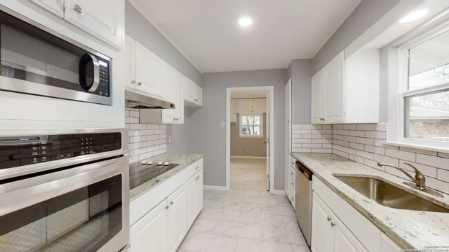 Foto del edificio - 7206 Brookside St