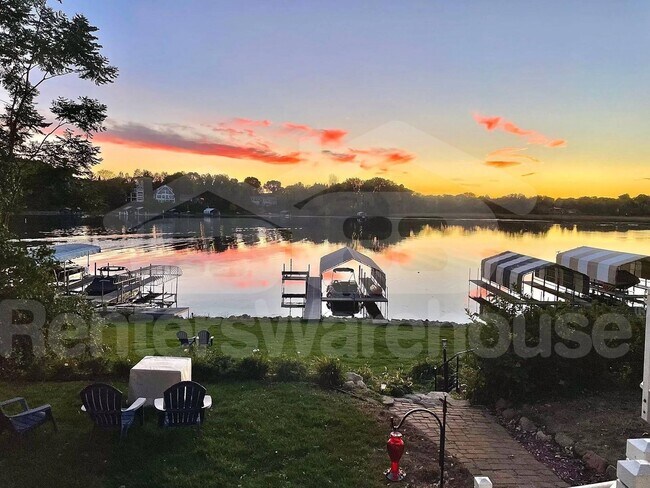 Foto del edificio - 605 Park Ln