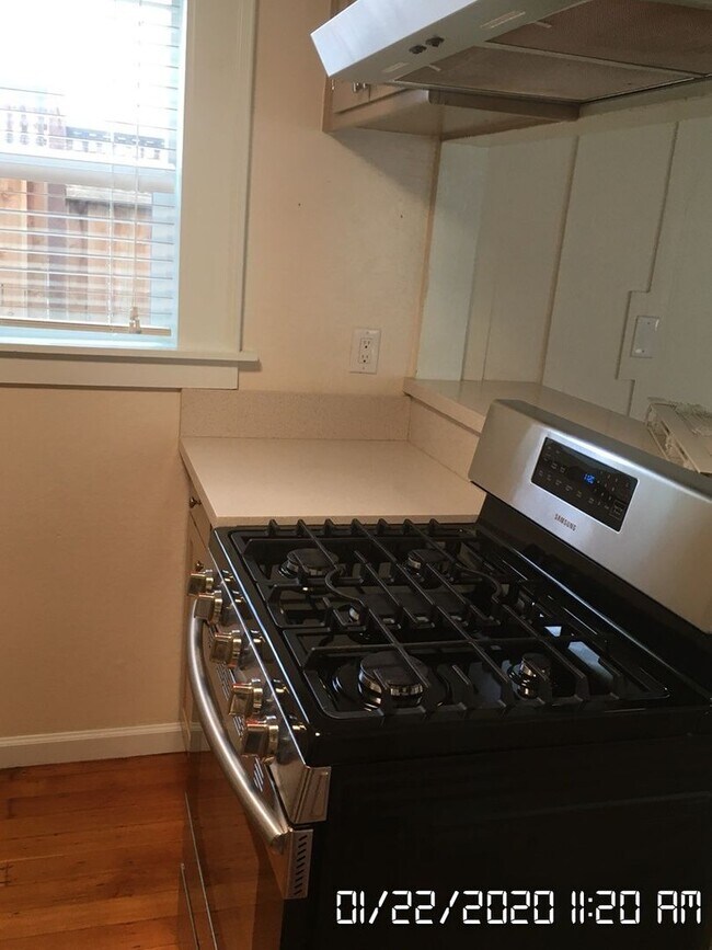 Building Photo - 545
