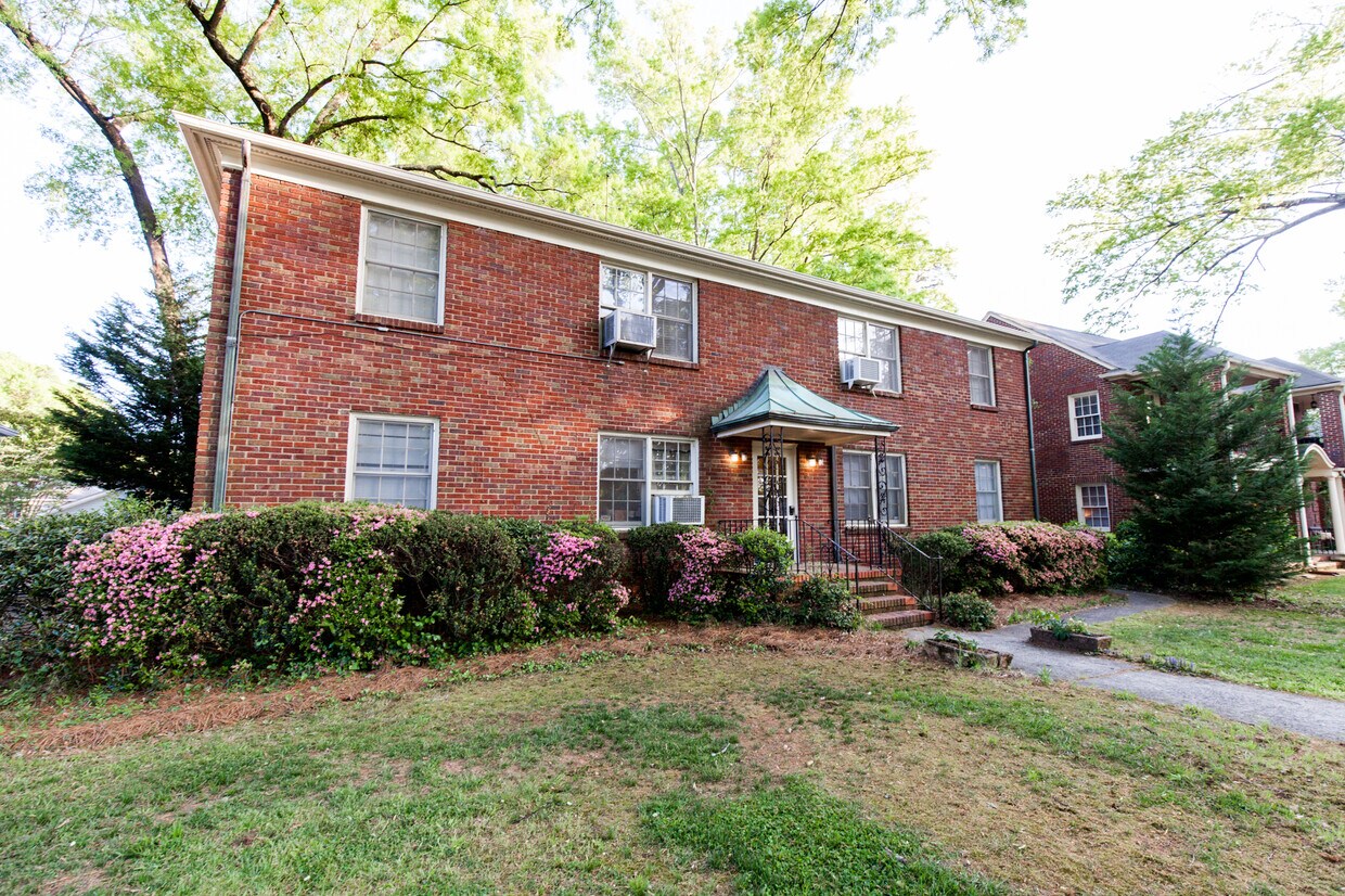 Primary Photo - 240 S Laurel Ave