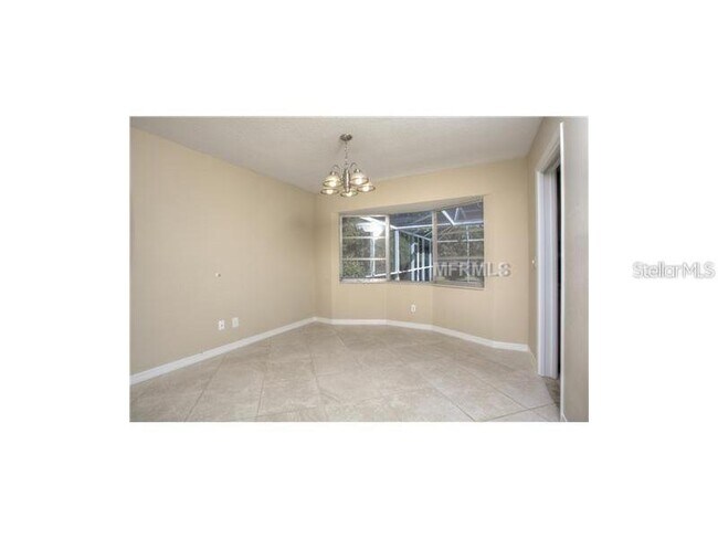 Building Photo - 2225 Riviera Dr