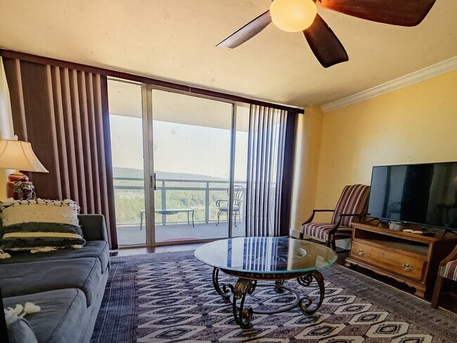 Foto del edificio - 1131 Stringers Ridge Rd