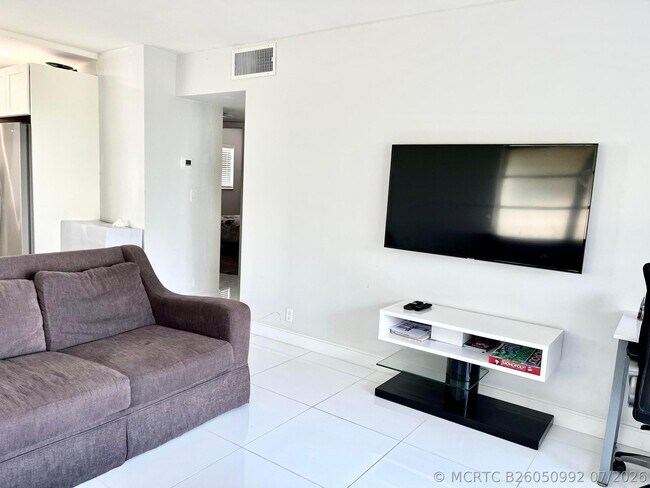 Foto del edificio - 311 E Ocean Ave