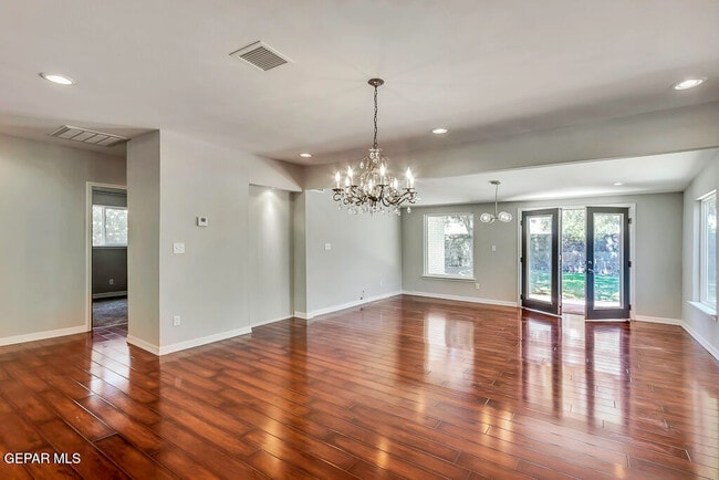 Foto del edificio - 9208 Shaver Dr