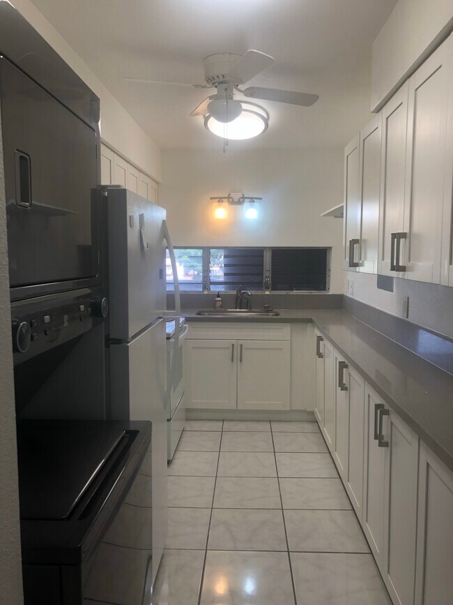 Newly renovated kitchen - 98-619 Kilinoe St