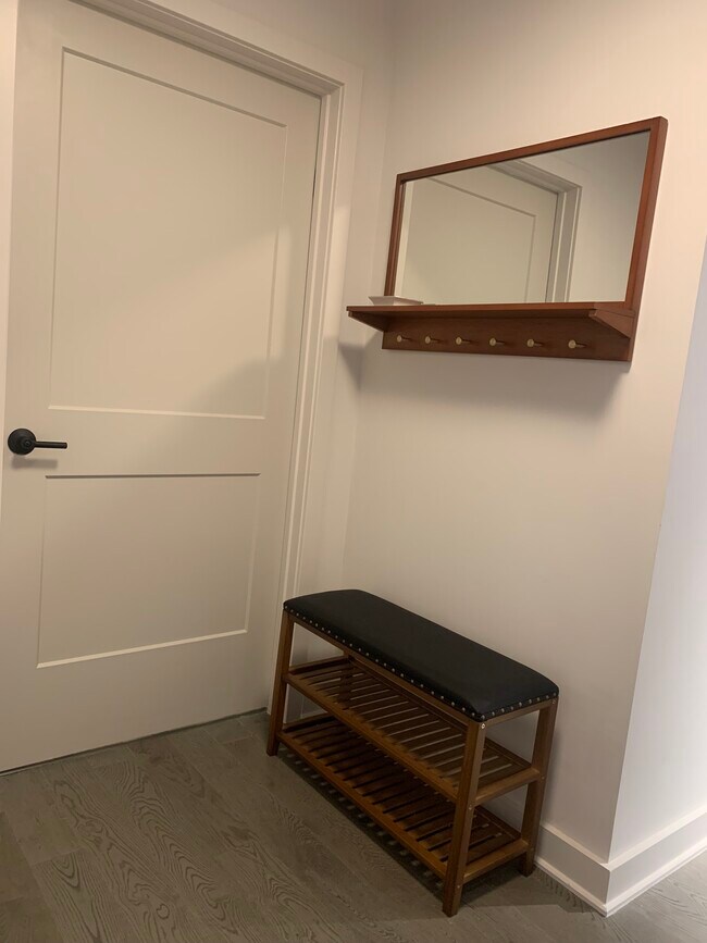 hall de entrada - 70 N St SE