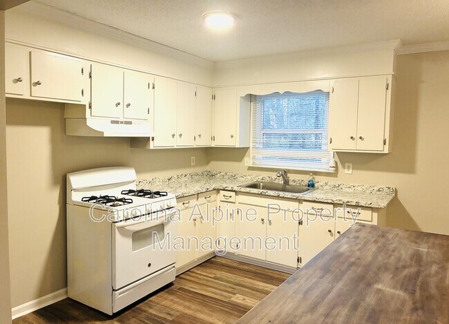 Foto del edificio - 601 Dundeen Dr