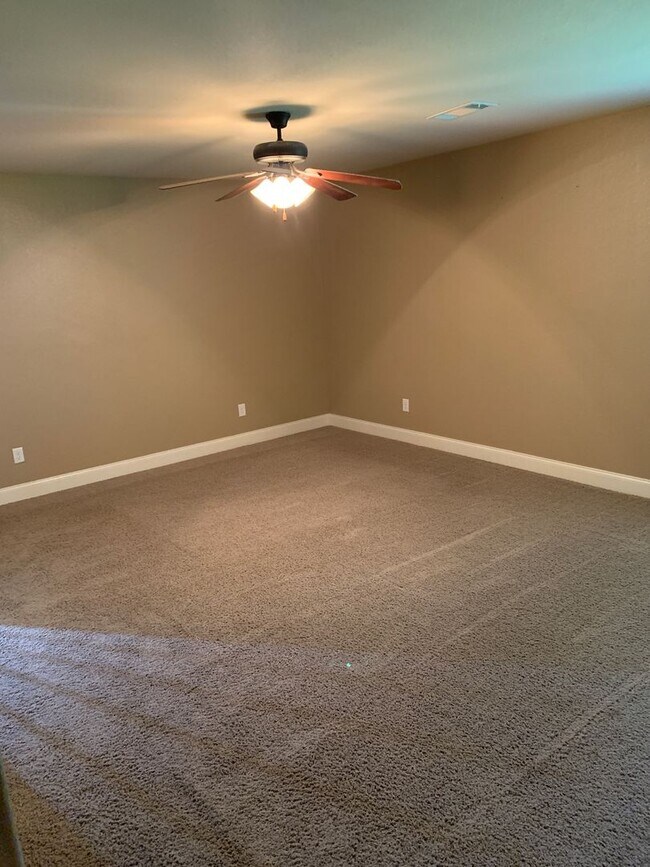 Building Photo - 2476 Pleasant Willow Dr