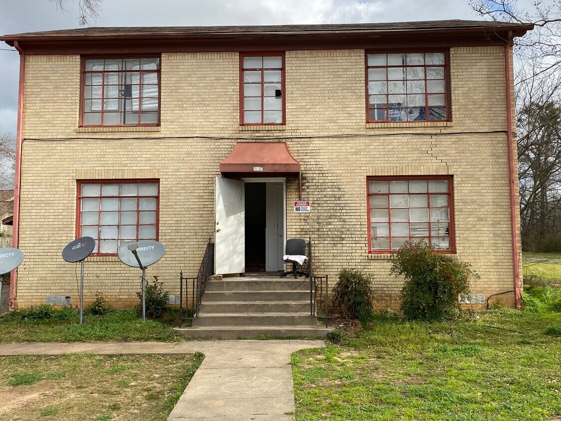 Foto principal - 307 E College St