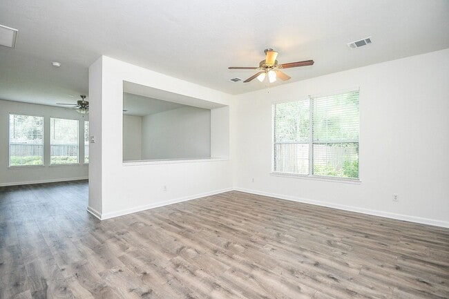 Building Photo - 21610 Woodoak Ct