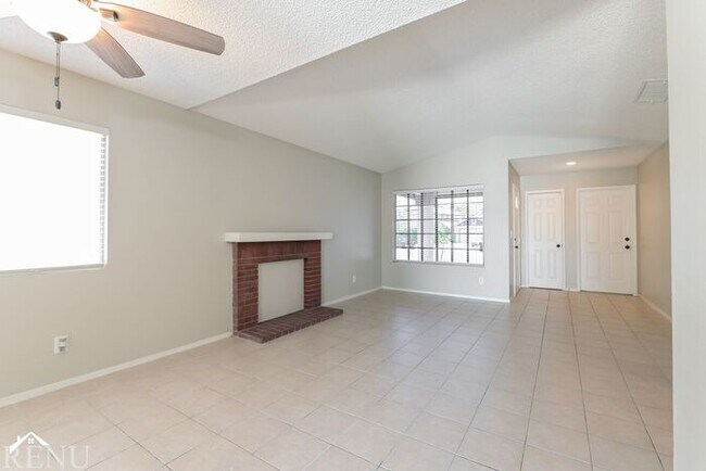 Foto del edificio - 2426 Millcroft Dr