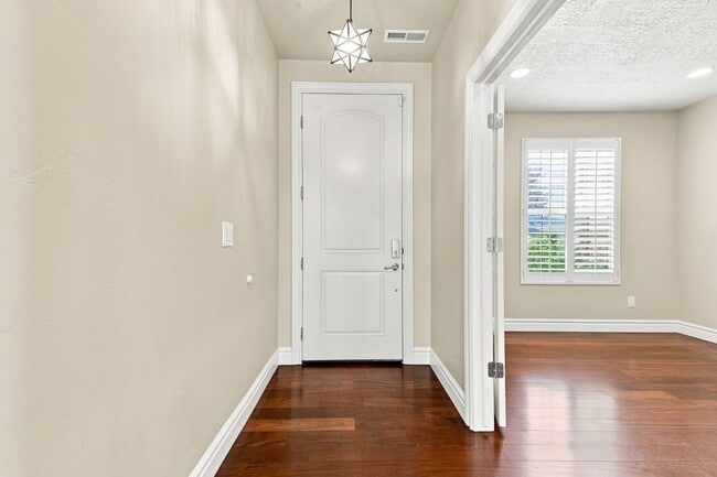 Photo - Quiet & Spacious 4 Bed Holladay Home – Walk-In Closets & Big Backyard!!!