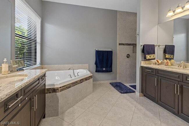 Foto del edificio - 2958 Cinnamon Bay Cir