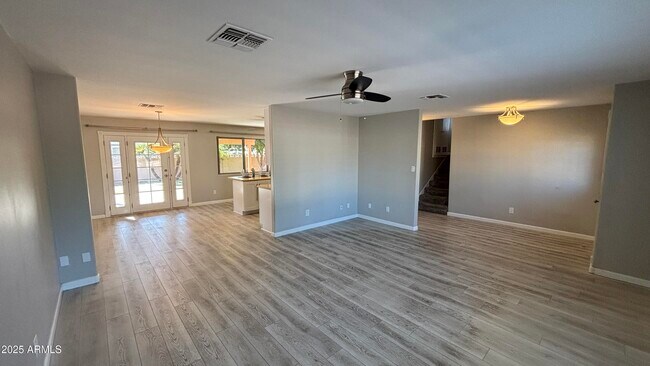 Foto del edificio - 8625 E Valley View Rd