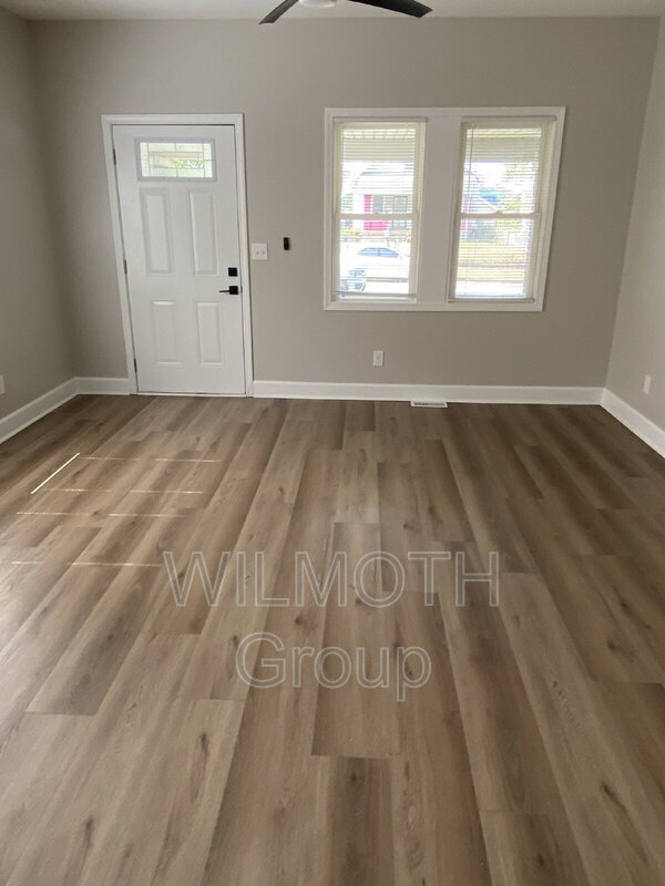 Foto del edificio - 1029 Blaine Ave