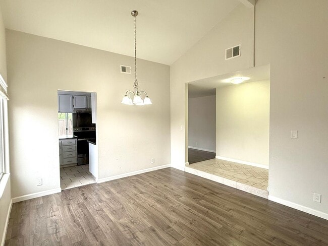 Building Photo - $3800 Beautifully Remodeled Ardenwood Home...