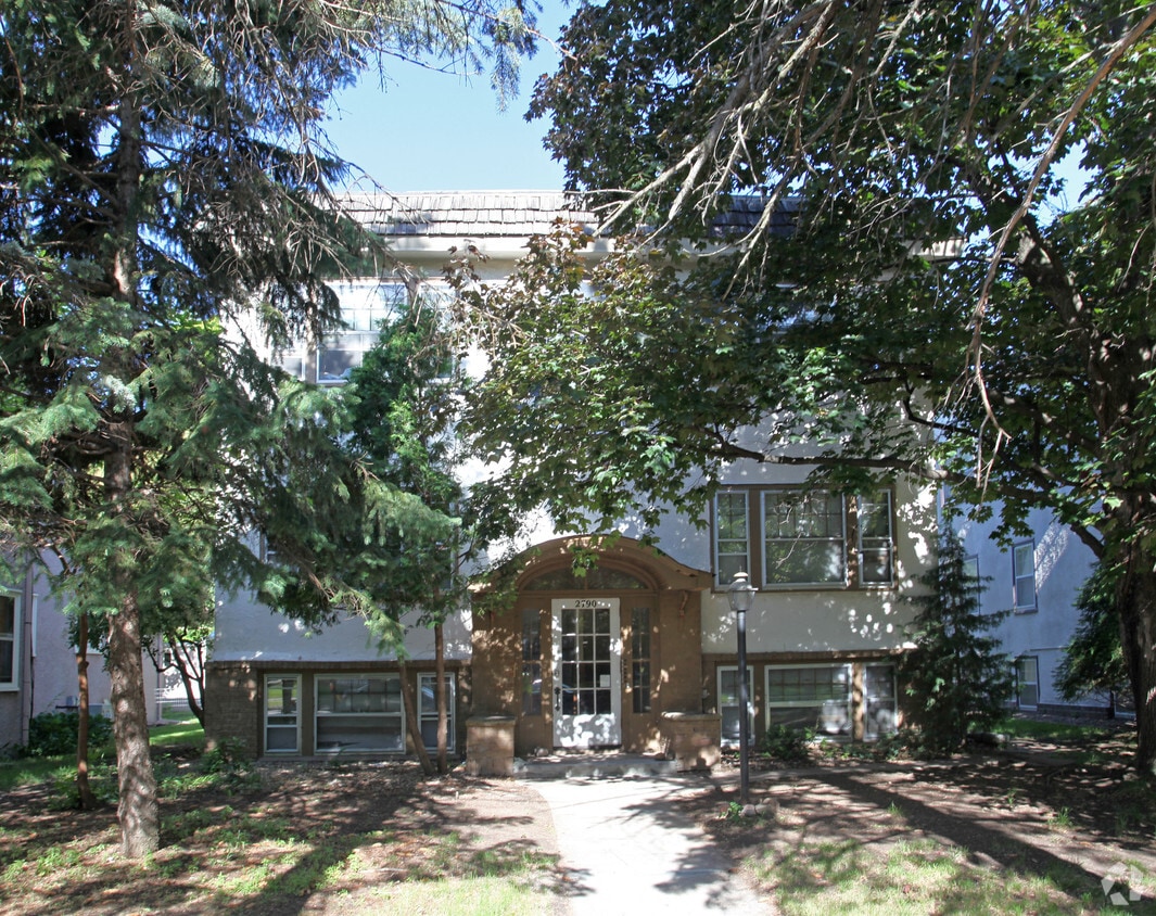 Primary Photo - 2790 Xerxes Ave S