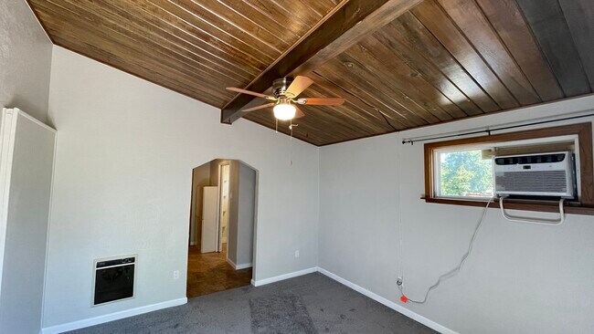 Building Photo - 14105 Sycamore Ave