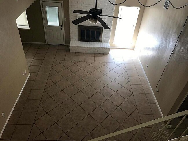 Foto del edificio - 3515 Hidden Pines Dr