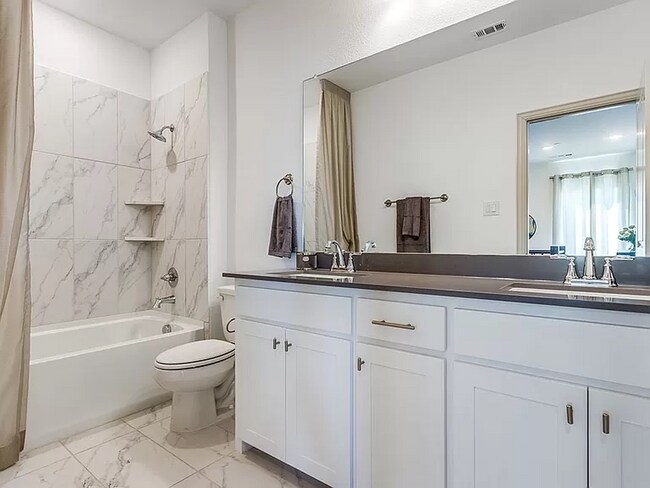 Foto del edificio - 1351 Hill Country Pl